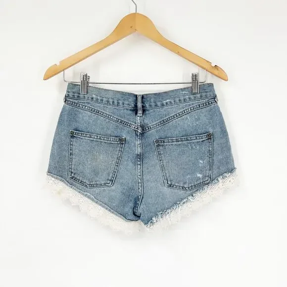 Free People Lace Crochet Trim Cut-Off Distressed Boho Denim Shorts Size 25 - Picture 6 of 10
